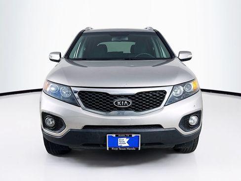 Used 2013 Kia Sorento LX w/ Convenience Pkg FWD image 2
