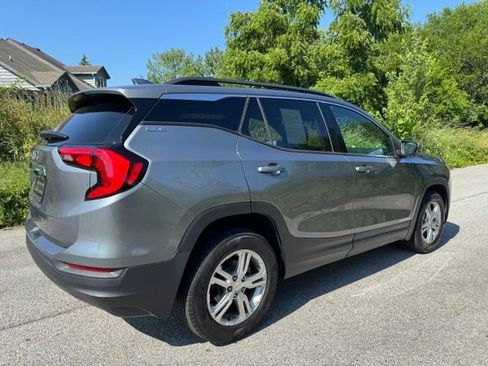Used 2018 GMC Terrain SLE w/ Driver Convenience Package FWD image 5
