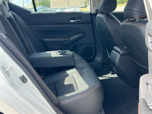 Used 2022 Nissan Altima 2.5 SR image 13