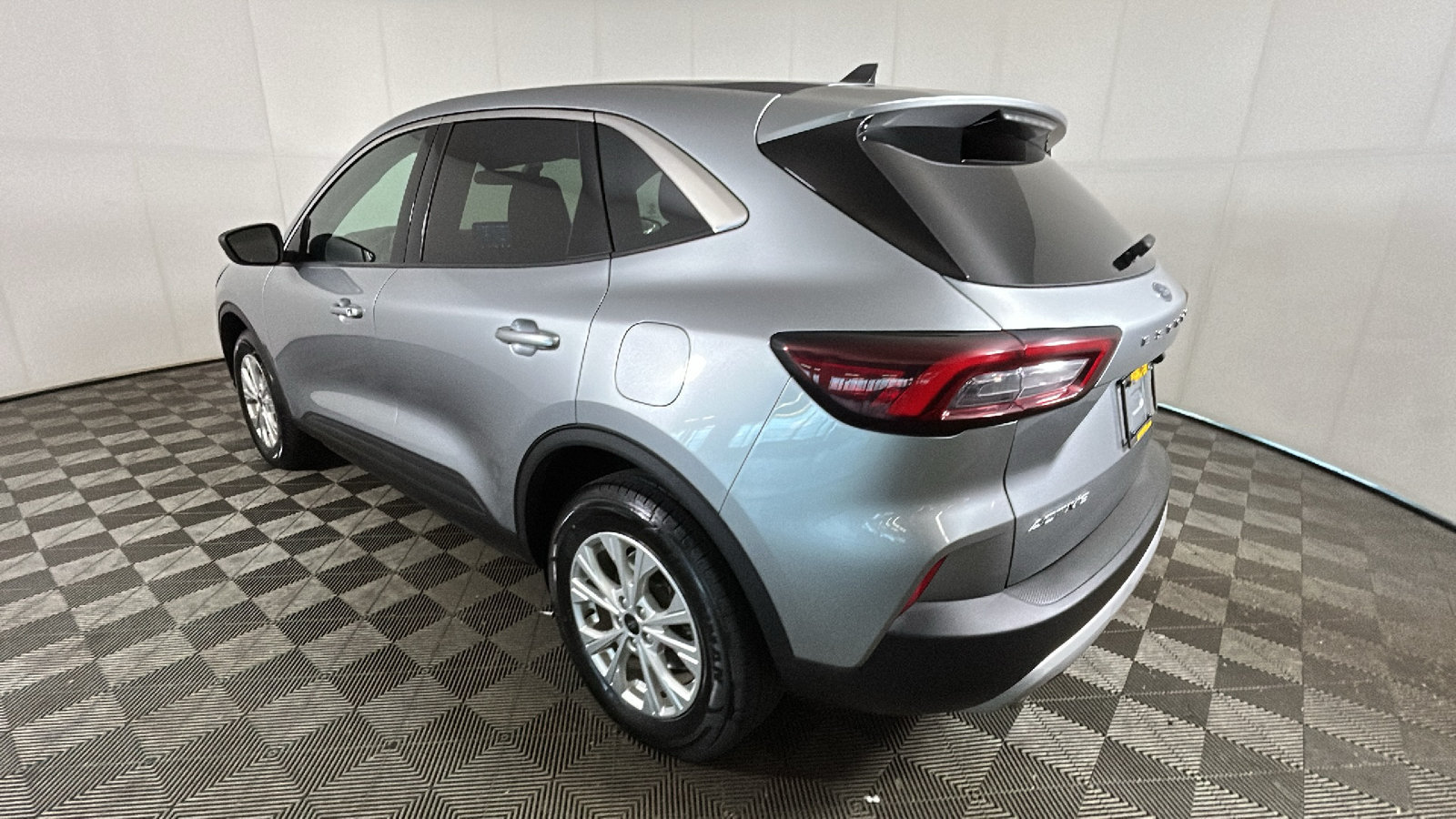 Used 2024 Ford Escape Active AWD/4WD image 5