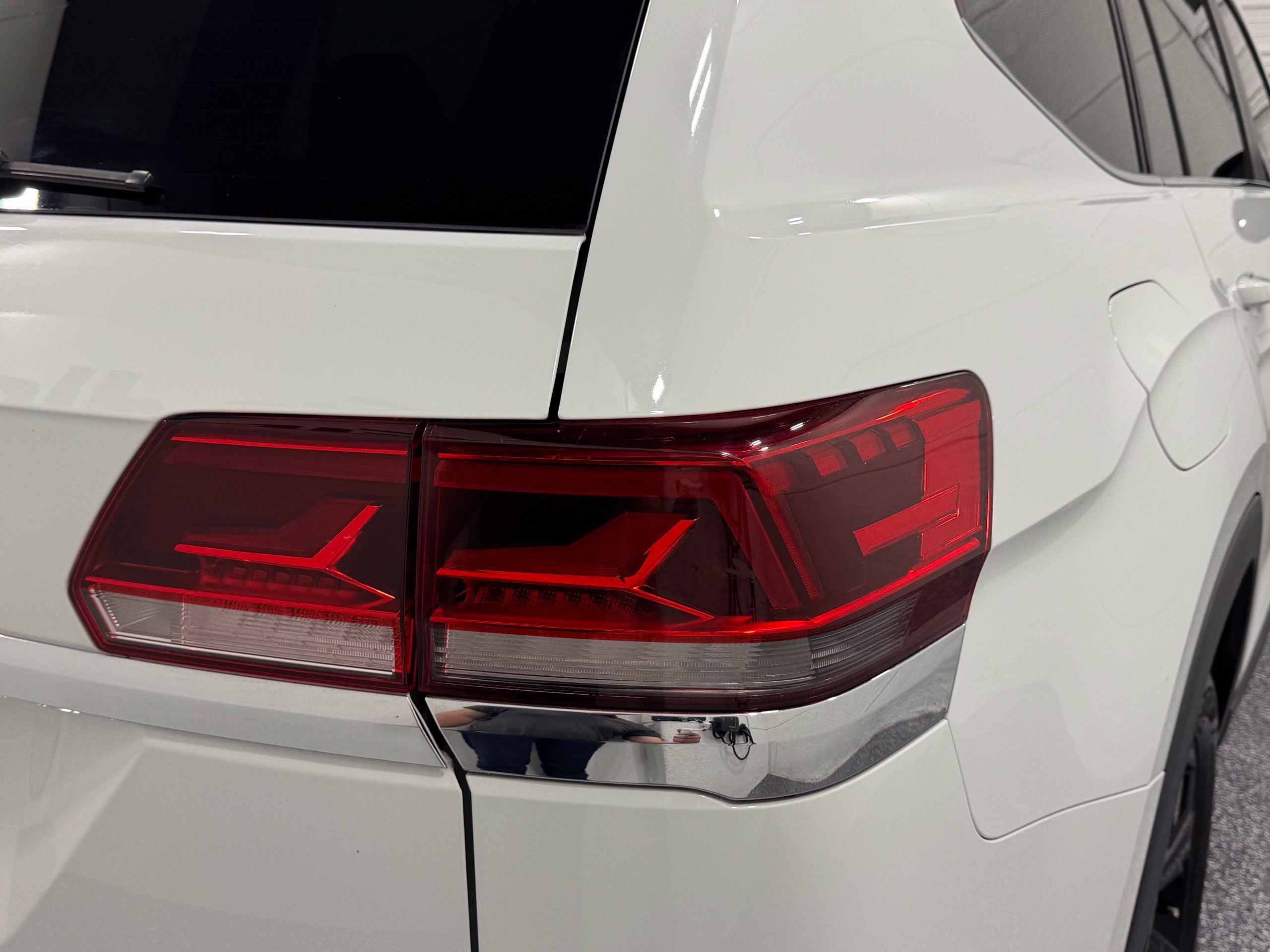 Certified 2023 Volkswagen Atlas SE w/ Black Wheel Package FWD image 18