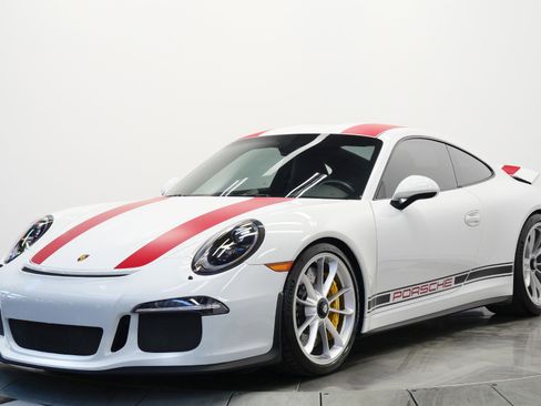 Used 2016 Porsche 911 R RWD image 5