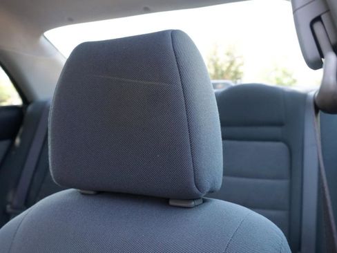 Used 2004 MAZDA MAZDA6 i FWD image 28