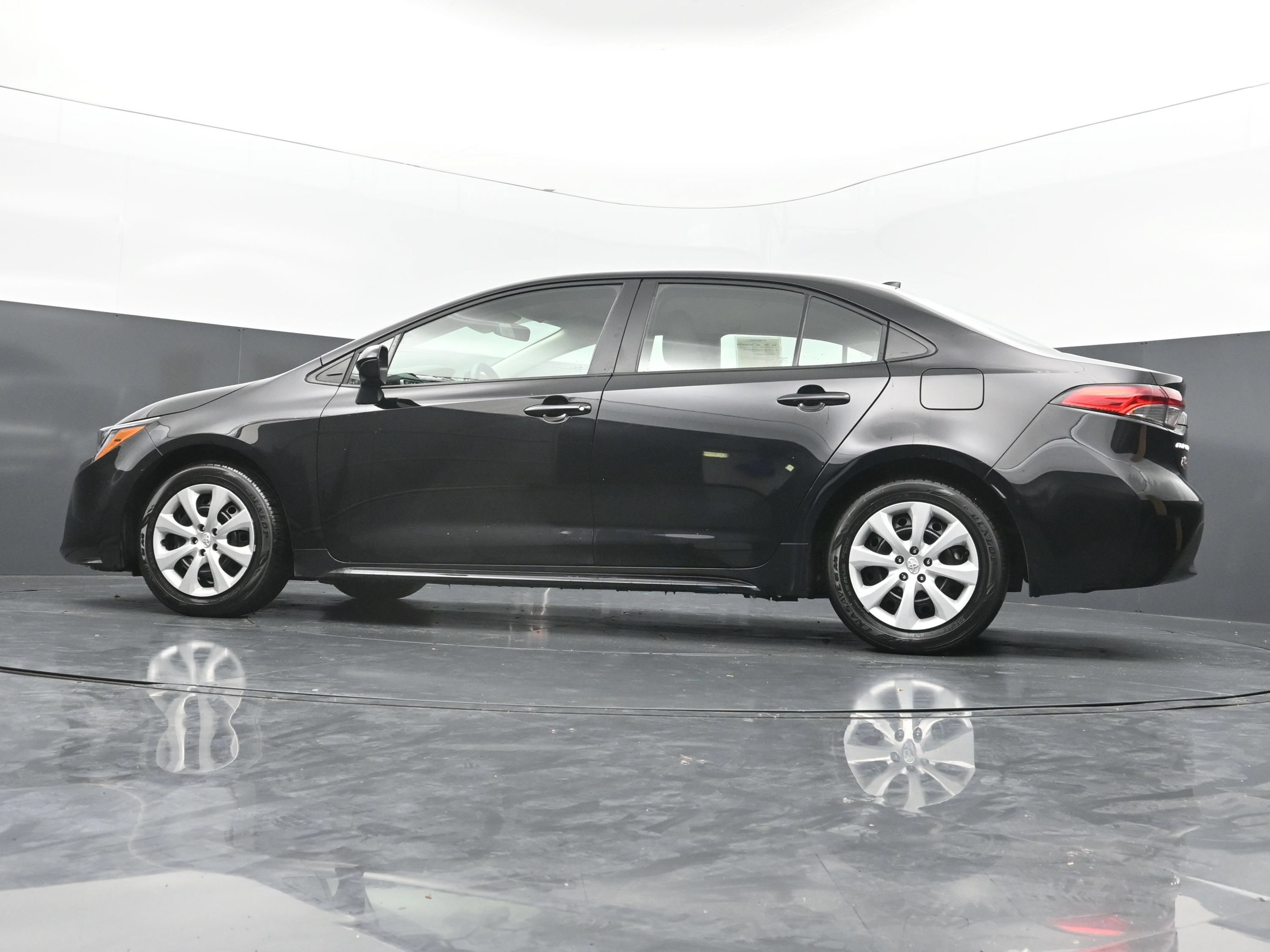 Used 2026 Toyota Corolla LE FWD image 37