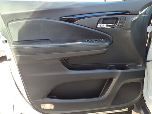 Used 2019 Honda Pilot Touring image 10