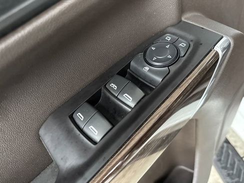 Used 2020 Chevrolet Silverado 1500 LT w/ Texas Edition image 11