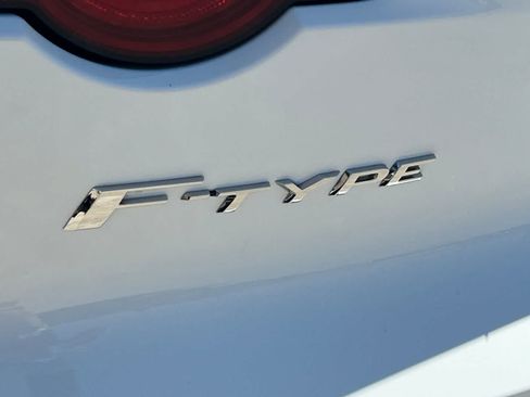 Used 2020 Jaguar F-TYPE Convertible RWD image 17