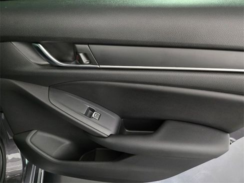 Used 2021 Honda Accord EX image 22