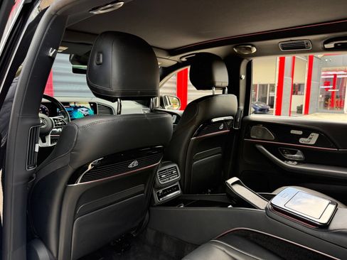 Used 2023 Mercedes-Benz Maybach GLS 600 4MATIC image 18