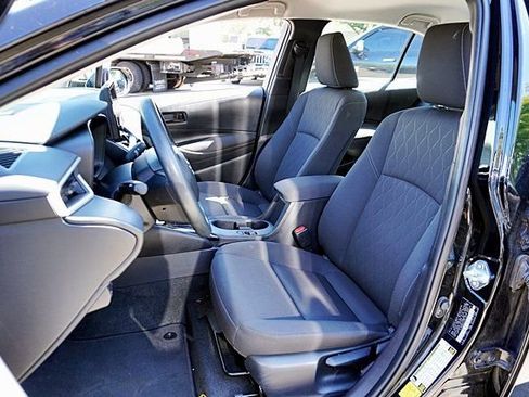 Used 2025 Toyota Corolla LE image 14