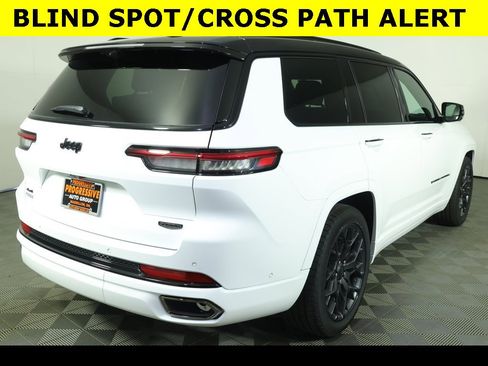 New 2025 Jeep Grand Cherokee L Summit image 9