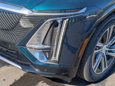 New 2026 Cadillac Lyriq Luxury image 9