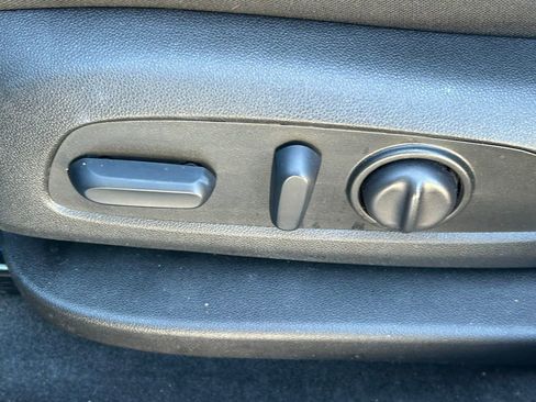 Used 2025 Chevrolet Blazer LT FWD image 23