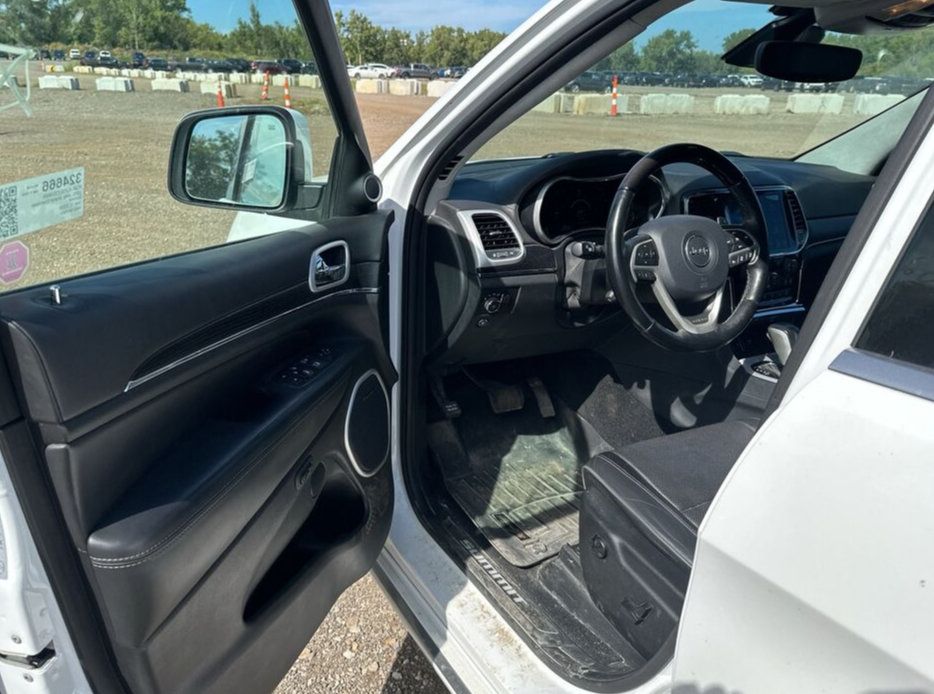 Used 2020 Jeep Grand Cherokee Summit AWD/4WD image 9