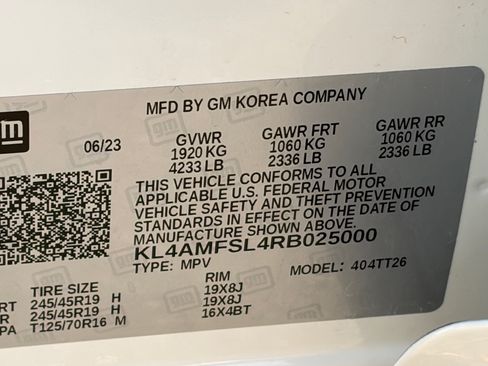 Used 2024 Buick Encore GX Avenir w/ Avenir Technology Package FWD image 32