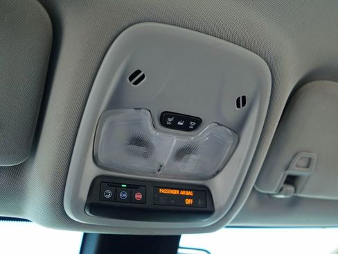 Used 2023 Chevrolet Bolt EUV LT FWD image 30