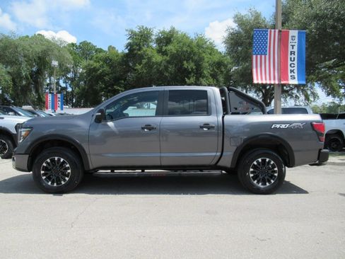 Used 2022 Nissan Titan PRO-4X w/ Pro-4x Convenience Package AWD/4WD image 4