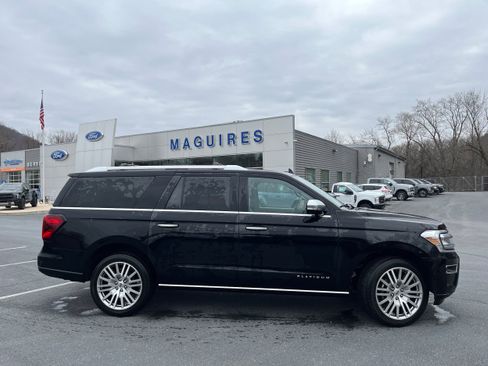 Certified 2023 Ford Expedition Max Platinum image 4