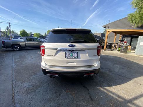 Used 2018 Ford Explorer Platinum AWD/4WD image 5