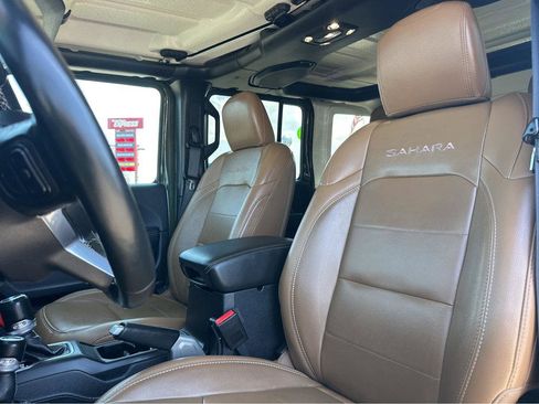 Used 2021 Jeep Wrangler Unlimited Sahara w/ Cold Weather Group image 7