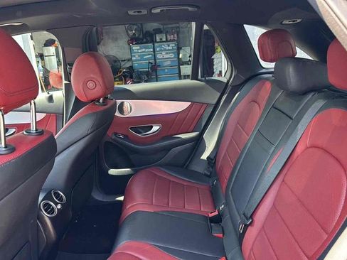 Used 2021 Mercedes-Benz GLC 300 4MATIC image 26
