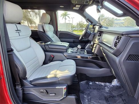 Used 2022 Ford F150 Lightning Platinum image 16