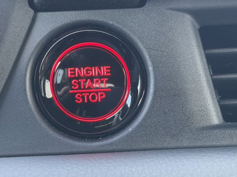 Used 2025 Honda Pilot TrailSport image 15