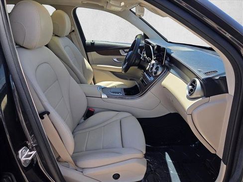 Used 2020 Mercedes-Benz GLC 350e 4MATIC image 29