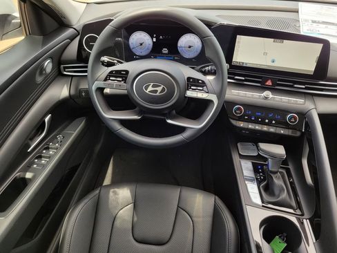 New 2026 Hyundai Elantra Limited FWD image 18
