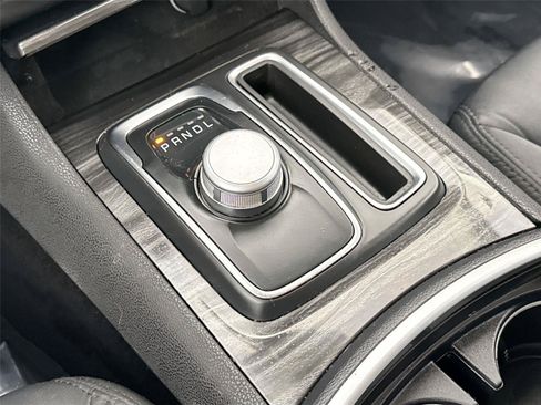 Used 2019 Chrysler 300 Touring w/ Sport Appearance Package RWD image 23