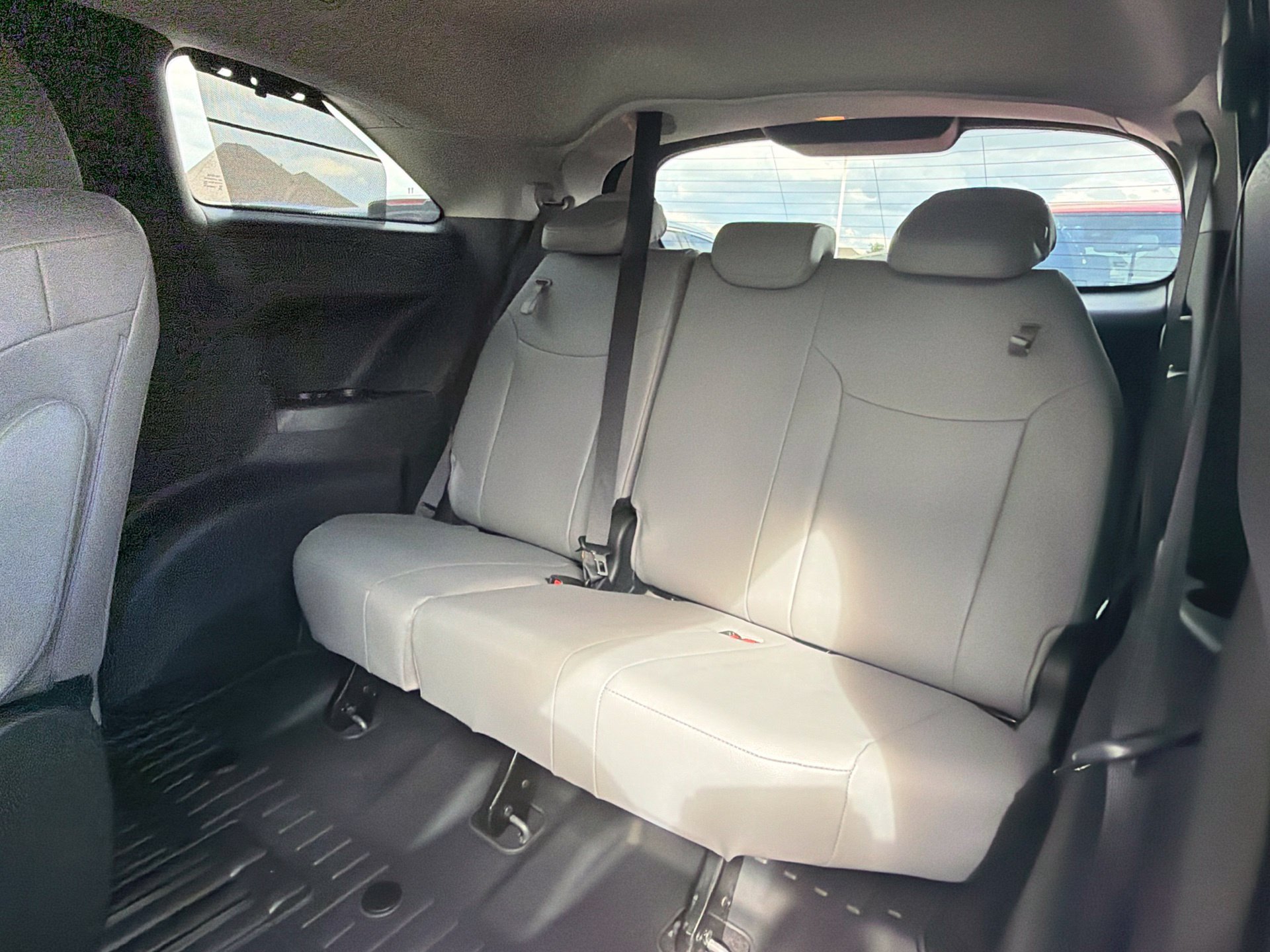 Certified 2026 Toyota Sienna XLE FWD image 15
