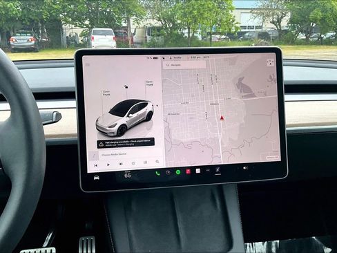 Used 2022 Tesla Model Y Performance AWD/4WD image 7