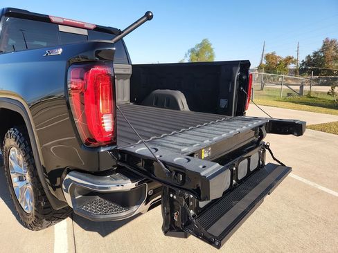 Used 2019 GMC Sierra 1500 SLT image 34