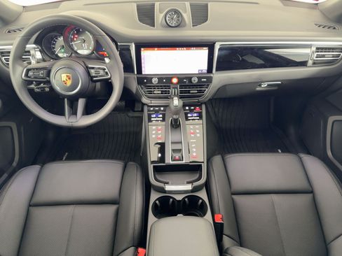 Certified 2026 Porsche Macan AWD/4WD image 17
