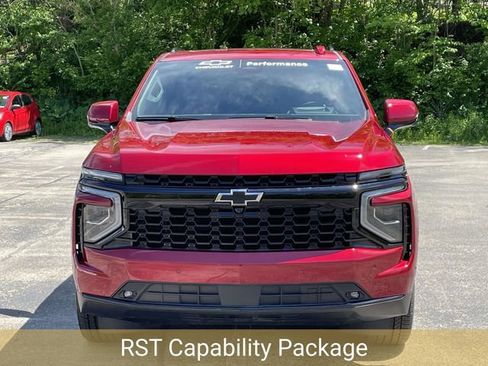 Used 2025 Chevrolet Suburban RST AWD/4WD image 8