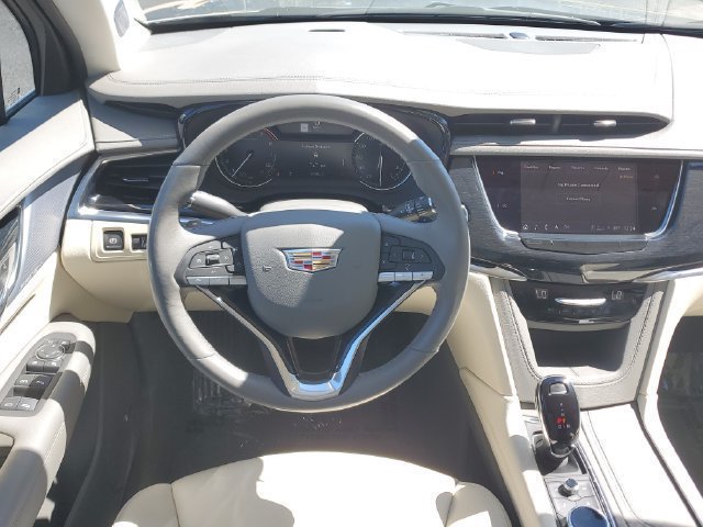 Certified 2024 Cadillac XT6 Premium Luxury w/ LPO, Premium Carpet Package FWD image 18