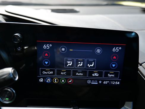 Used 2021 Chevrolet Corvette Stingray Preferred Cpe w/ Z51 Performance Package image 28