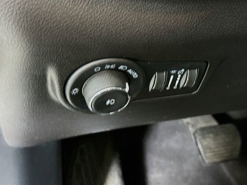Used 2023 Jeep Compass Latitude w/ Sun and Sound Group AWD/4WD image 19