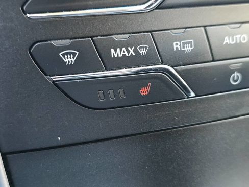 Used 2017 Ford Edge SEL w/ Equipment Group 201A image 5