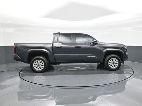 Certified 2025 Toyota Tacoma SR5 image 26