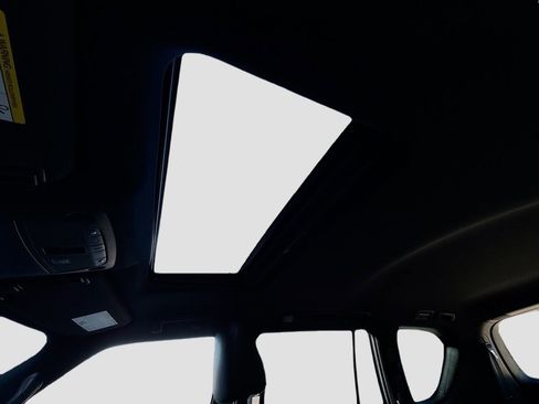 Used 2023 Nissan Armada SL w/ Midnight Edition Package image 15