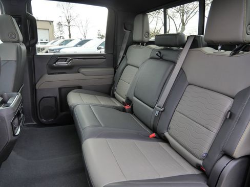 Used 2025 Chevrolet Silverado 2500 ZR2 w/ Technology Package image 27