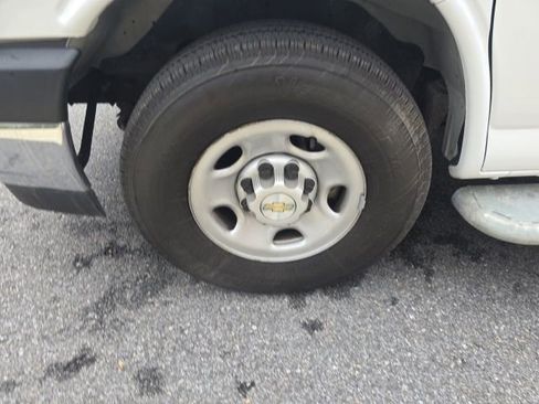 Used 2024 Chevrolet Express 2500 w/ Driver Convenience Package image 8