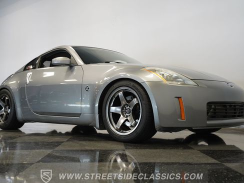 Used 2005 Nissan 350Z Coupe w/ (N93) Cargo Convenience Pkg image 19