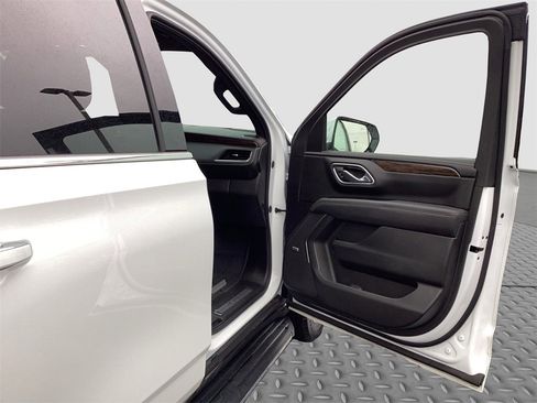 Used 2024 Chevrolet Tahoe Premier image 17