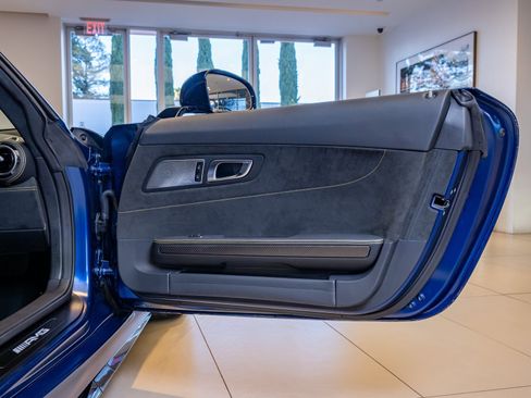 Used 2020 Mercedes-Benz AMG GT R image 21