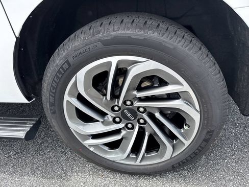 Used 2025 Lincoln Navigator L Reserve AWD/4WD image 20