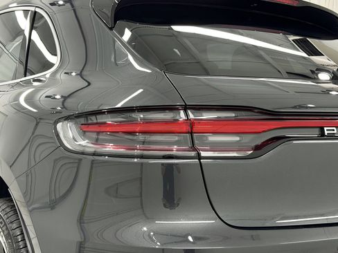 New 2026 Porsche Macan image 18