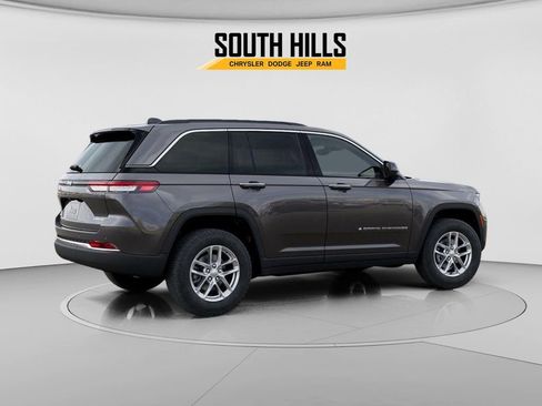 New 2025 Jeep Grand Cherokee Laredo X w/ Luxury Tech Group I image 4