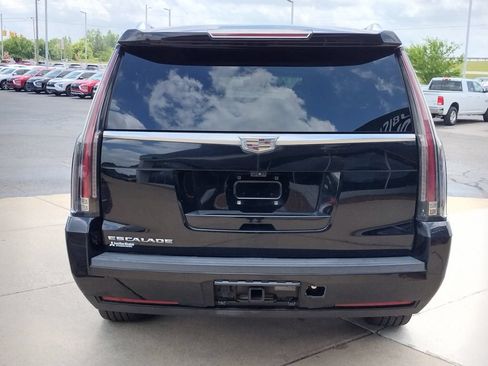 Used 2019 Cadillac Escalade ESV Luxury AWD/4WD image 6
